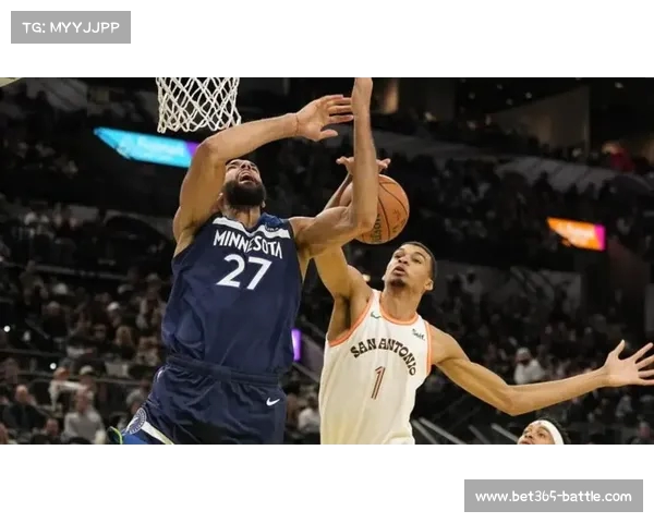 他也干了!戈贝尔站文班旁踮脚,意图引发热议的背后原因揭秘(戈贝尔暂停期间怒踹凳子 视频) 他也干了!戈贝尔站文班旁踮脚,意图引发热议的背后原因揭秘(戈贝尔暂停期间怒踹凳子 视频)